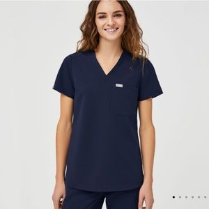 Catarina One Pocket Scrub Top